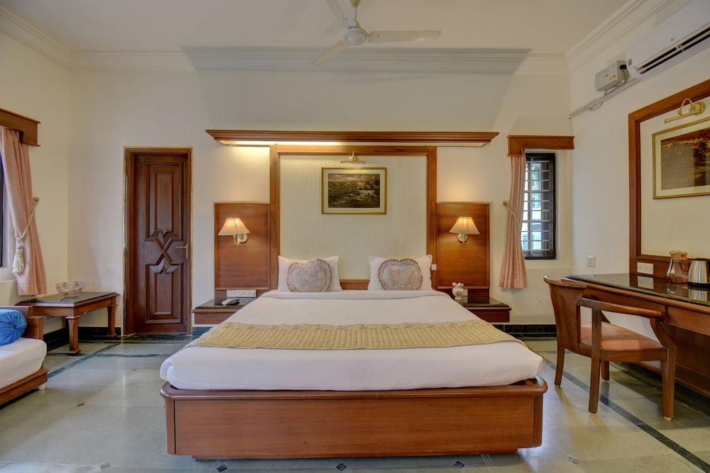 Siddhanta manor
