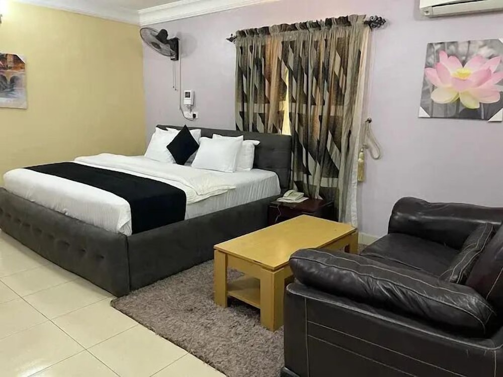 House 17 Apartment and Services Ltd