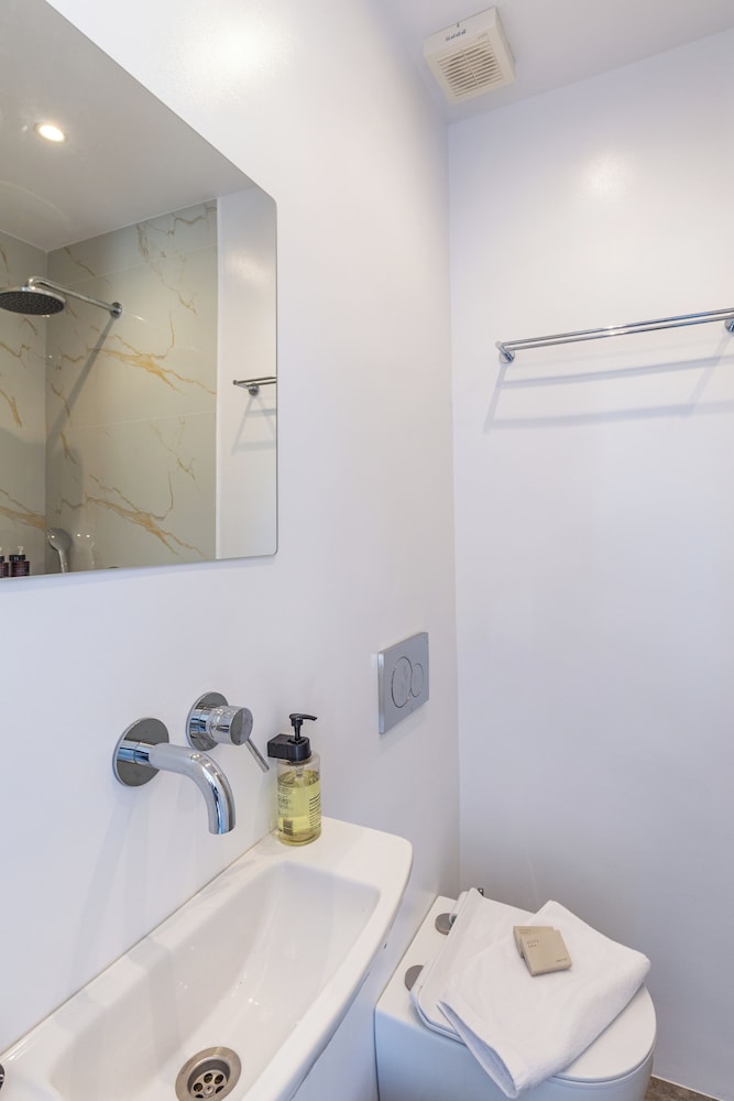 Aitheras Luxury Suites