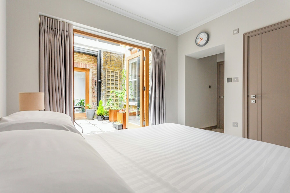 Red Lion Square by Onefinestay