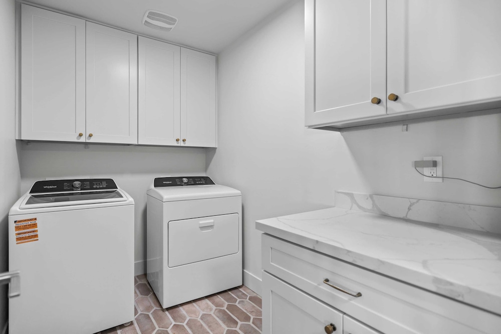 El Dorado by Avantstay Luxe 4BR w/ Pool, Putting Green, Fireplace Near Kierland