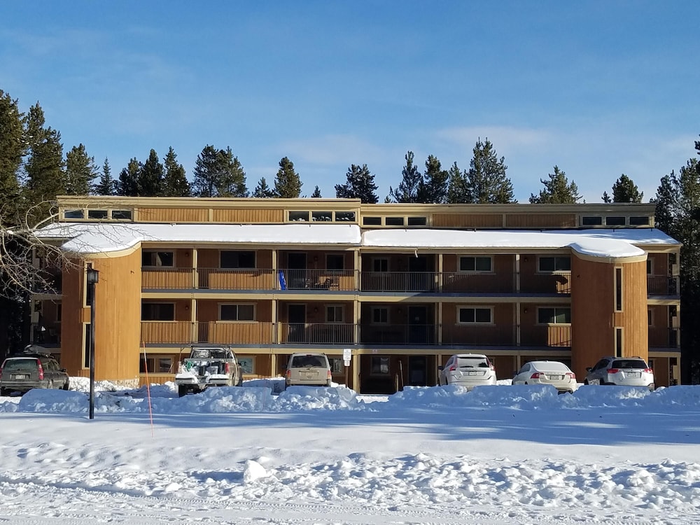 Condo w/ Pool + Hot Tub - Walk to DT Winter Park! view 4