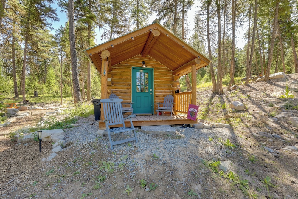 Mcgregor Lake Access: Cabin in Wooded Wilderness