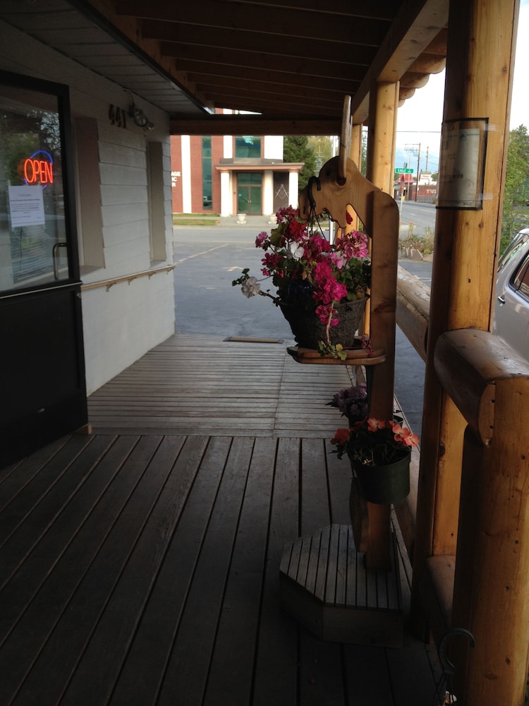Anchorage Suites Lodge