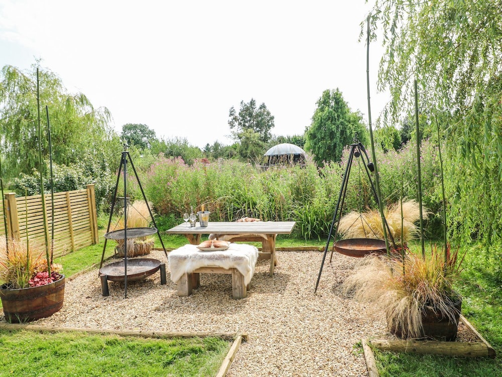 Poppie's Shepherds Hut at Shepherds Lodge