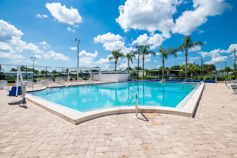 Sebring Vacations - Buttonwood Bay RV Resort - Property Image 19
