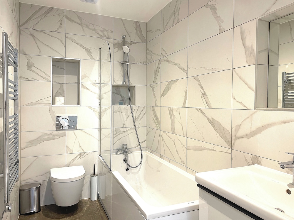 Cosy Modern Townhouse, 5mins to Tube, 02, Excel