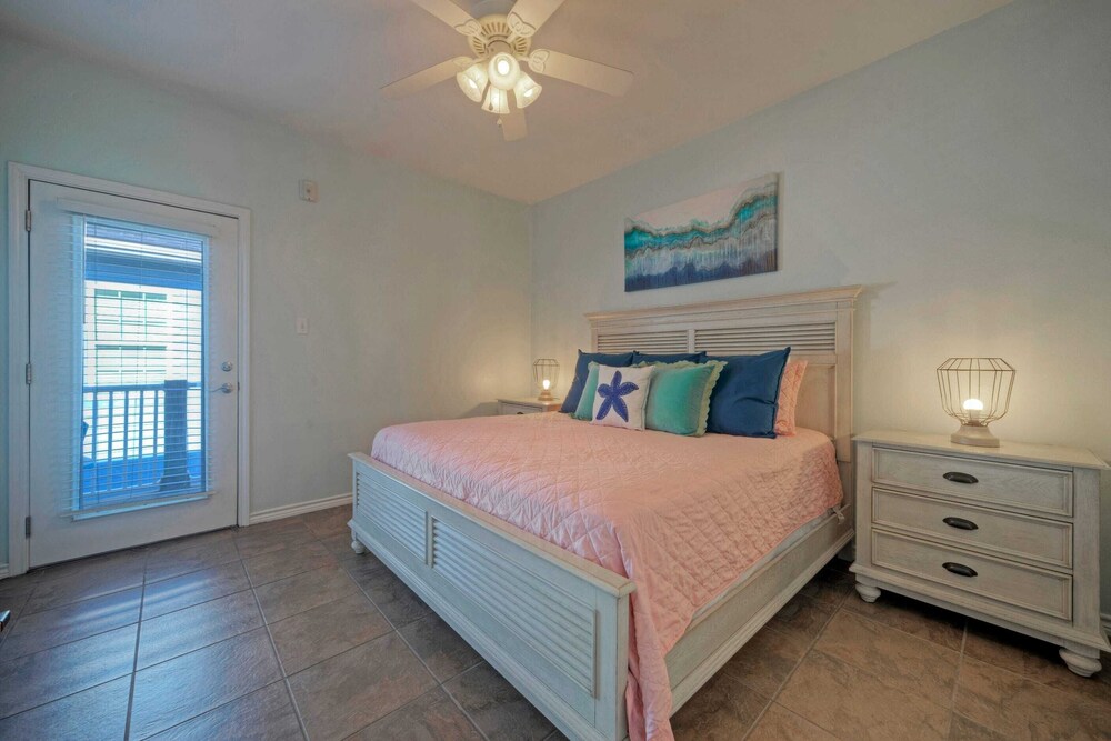 9 Costa Bahia Condos Sleeps 48 + Pool Minutes to the Beach