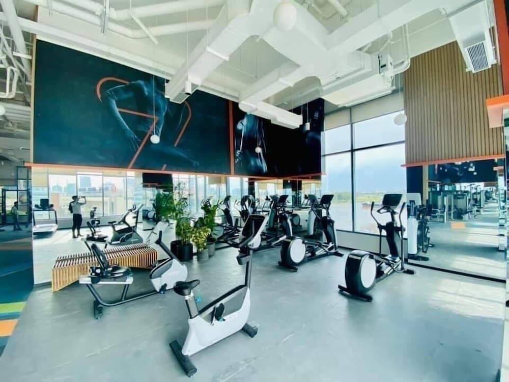 SUNWAH PEARL Premier Residence