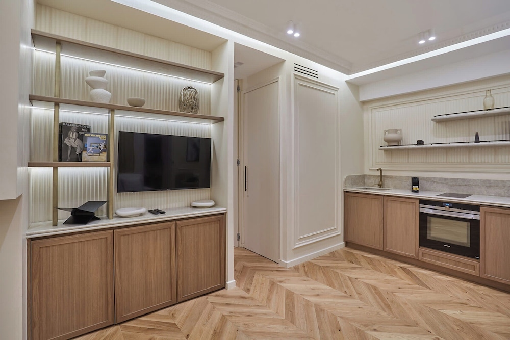 New/suite Air-conditioned Opera/louvre/ 2 Bedrooms
