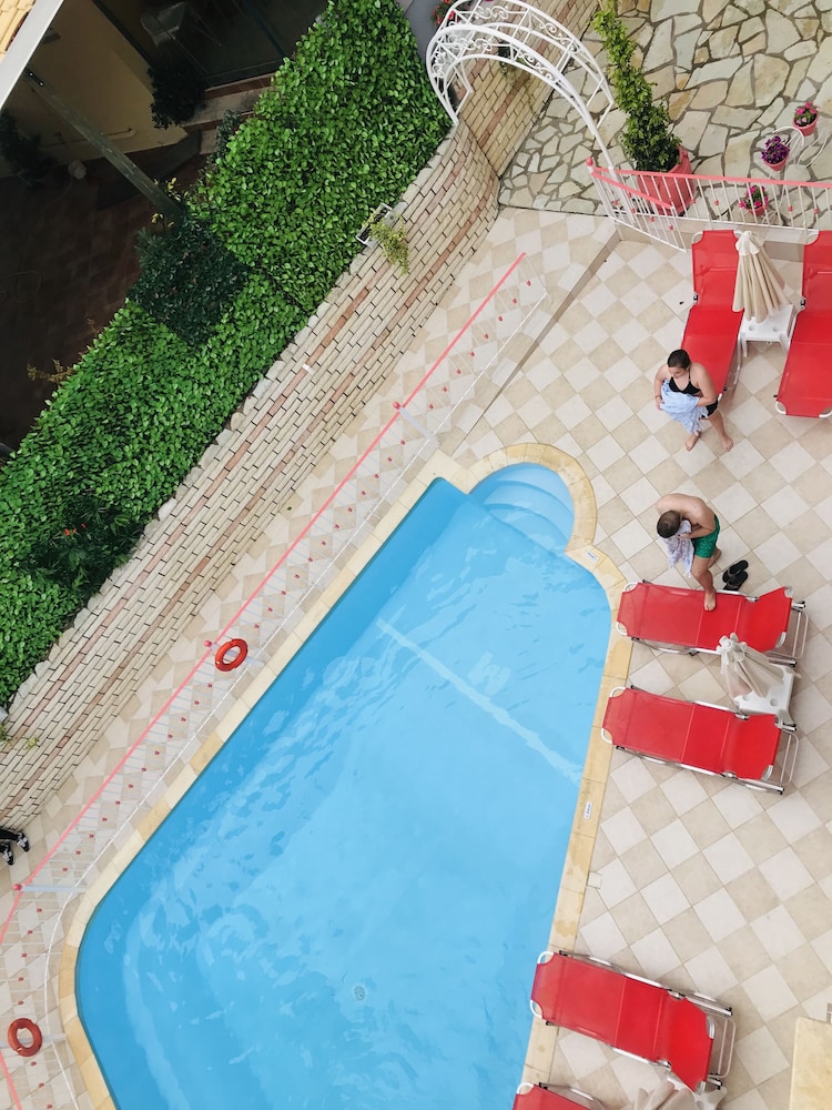 Villa Antonis