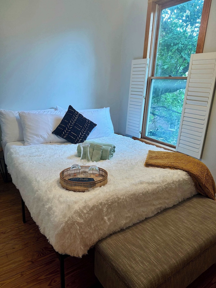 Jungle House Boutique Lofts – Downtown Columbus & Short North