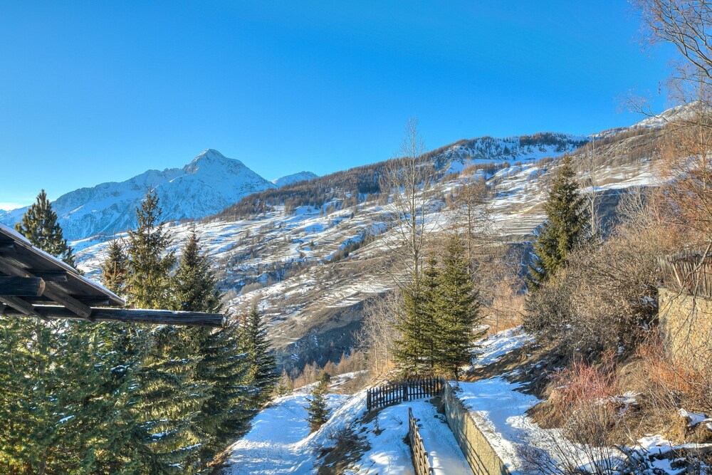 Grange Hike Ski - 17C Sestriere view 2