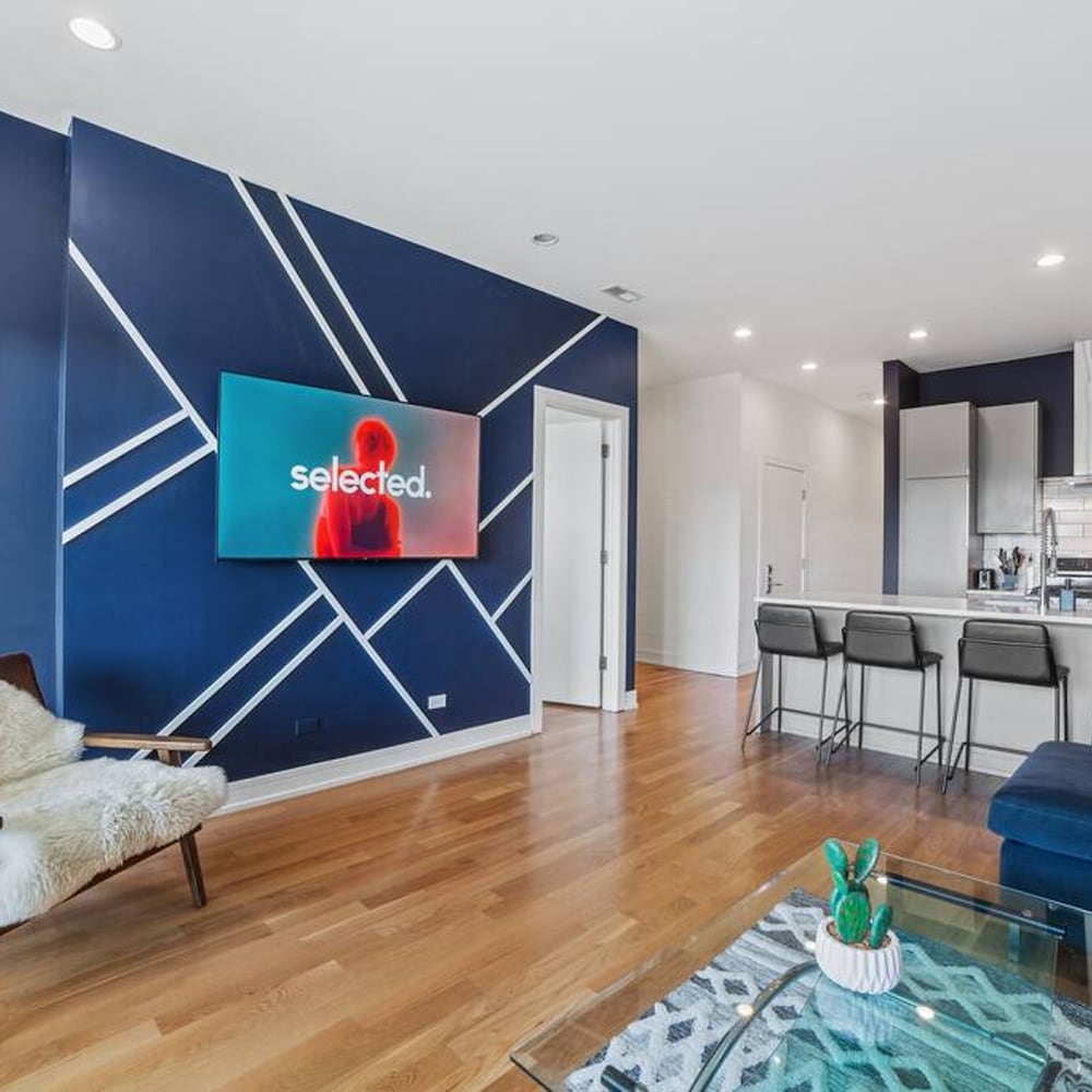 4-bedroom Condo Near Fulton Market w Rooftop