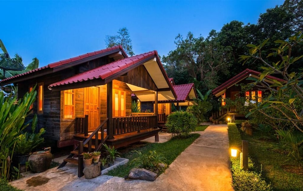 Ban Chom Samed Resort