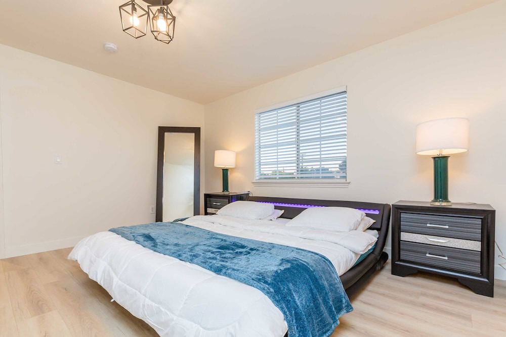 Not Affected by the Fire/elegant Pasadena Retreat Prime Comfort Awaits