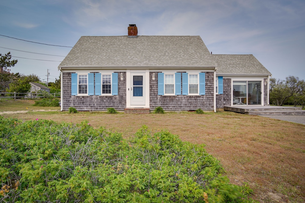 Walk to Beach: Chatham Getaway w/ Sunroom!