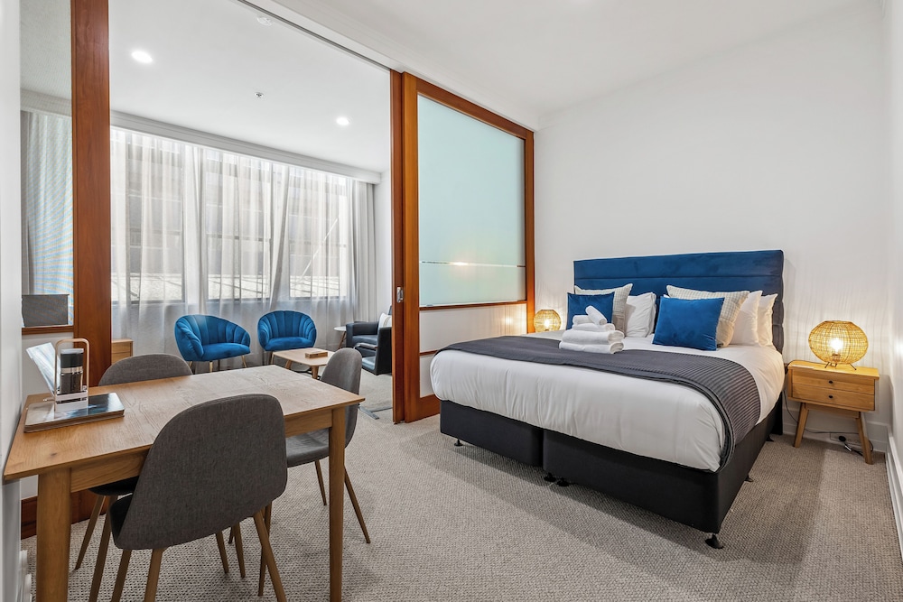 Central 1BR w/ Pool,Gym+Tennis Court Zodiak Stays