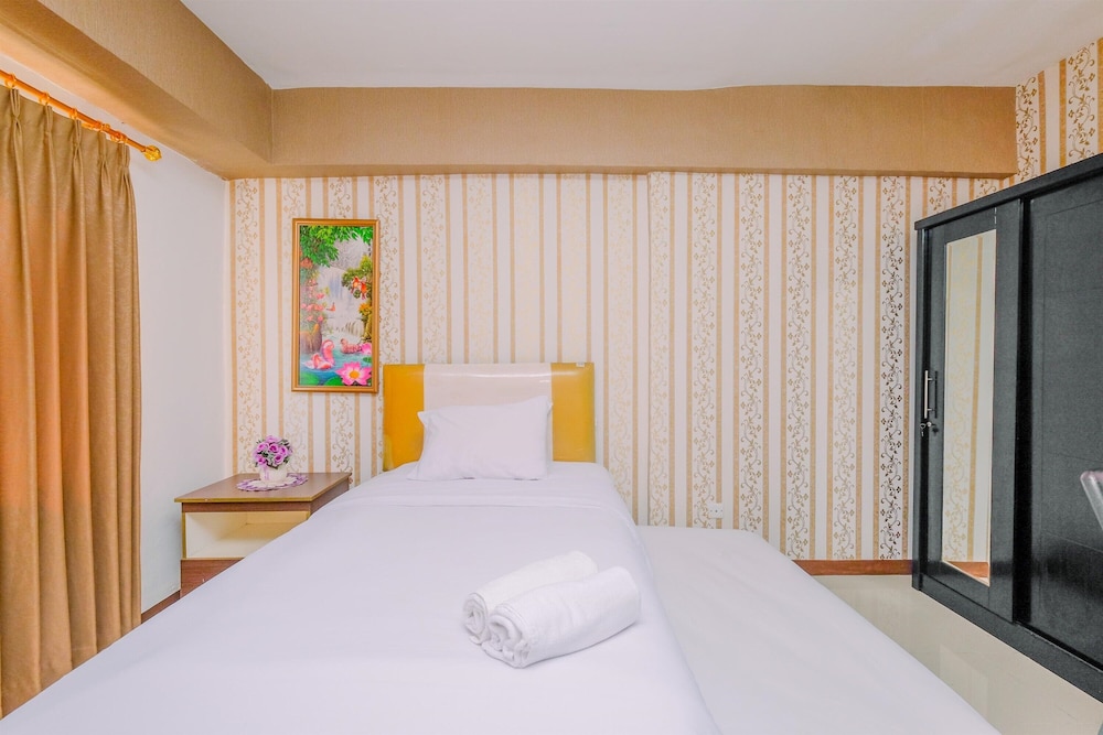 Nice And Minimalist Studio At Park View Condominium Apartment