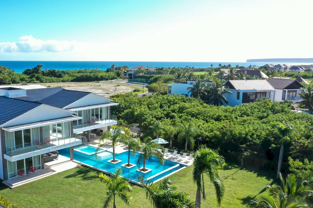 Cap Cana Villa for Rent Modern Fresh and Fully-equipped Oceanfront Villa