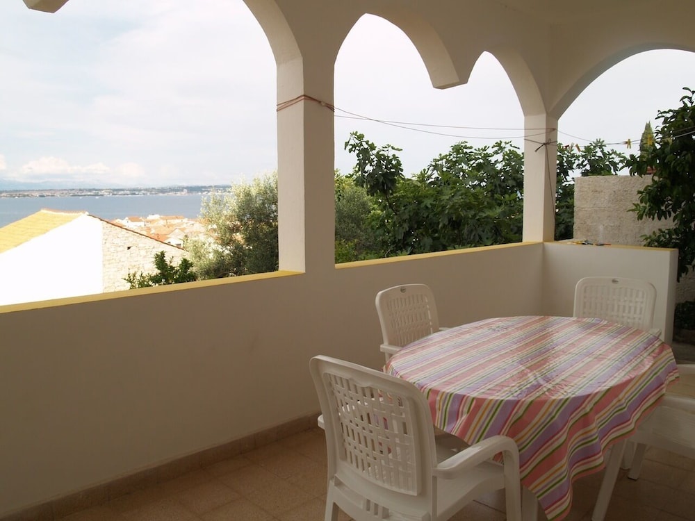Stunning sea View From one Bedroom Apartment Reno view 2