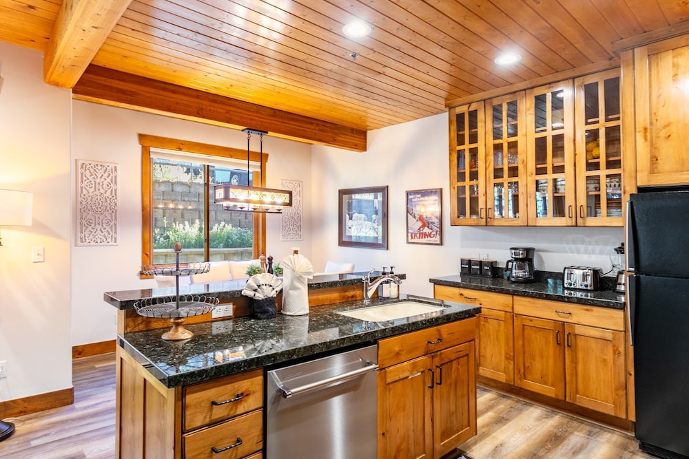 Deer Valley Den by Avantstay Beautiful Home in Ideal Location in Park City