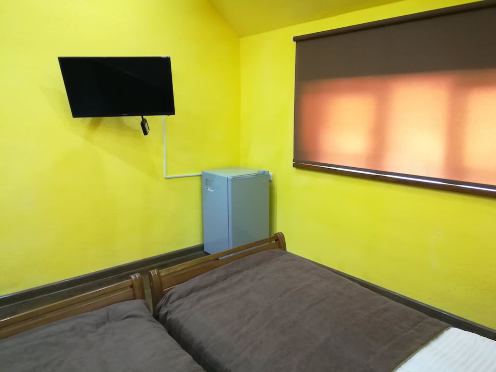 Art Garden Hostel and Tours