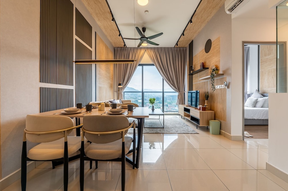 Astoria Ampang Condotel by Emily in Town