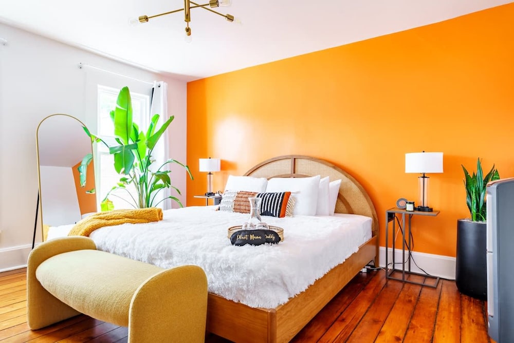 Prime Location Top Rated Clean Parking Free