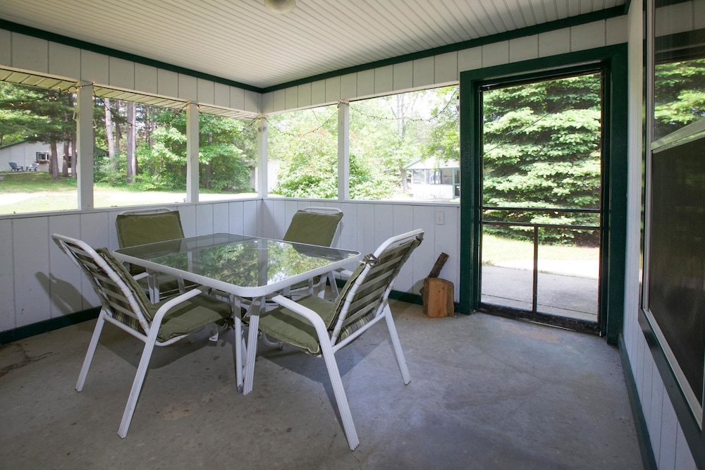 Goshorn Lake Cottages