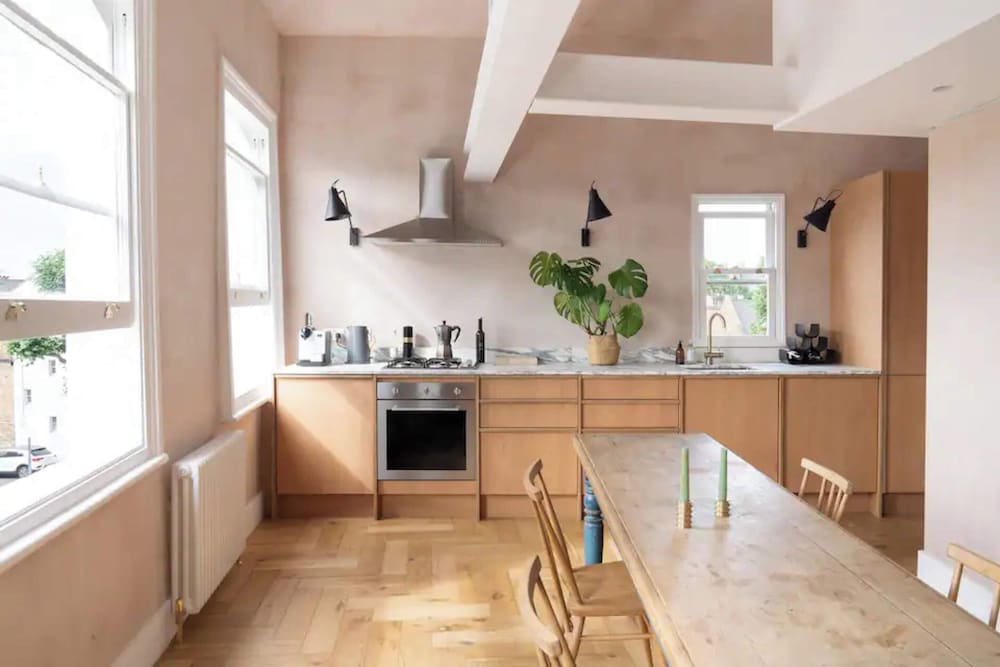 Rustic & Spacious 2BD Flat Near White City