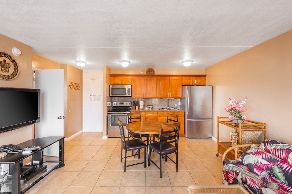 Waikiki Banyan Condo Located One Block From Waikiki Beach! by Koko Resort Vacation Rentals