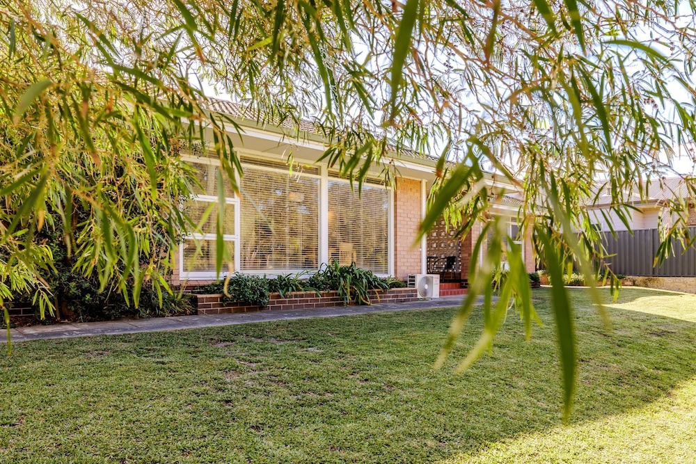 Emu Point Beach Cottages