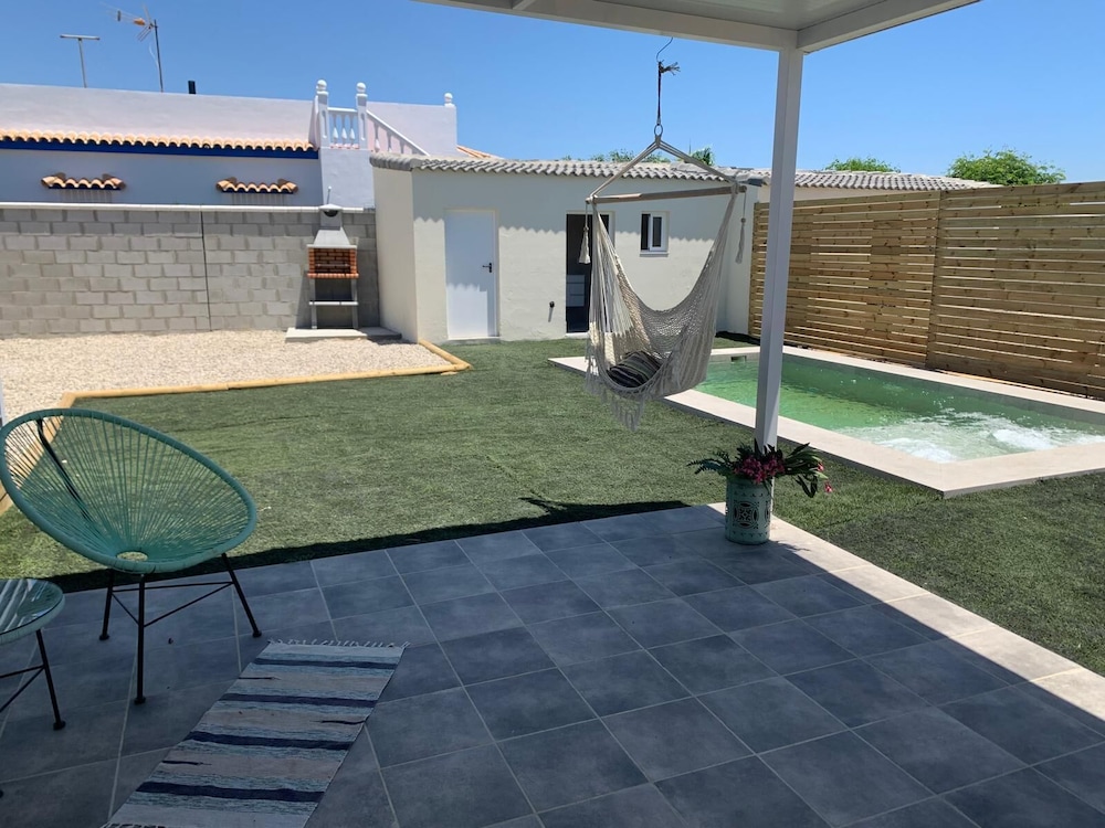Amplia casa para 6 con piscina