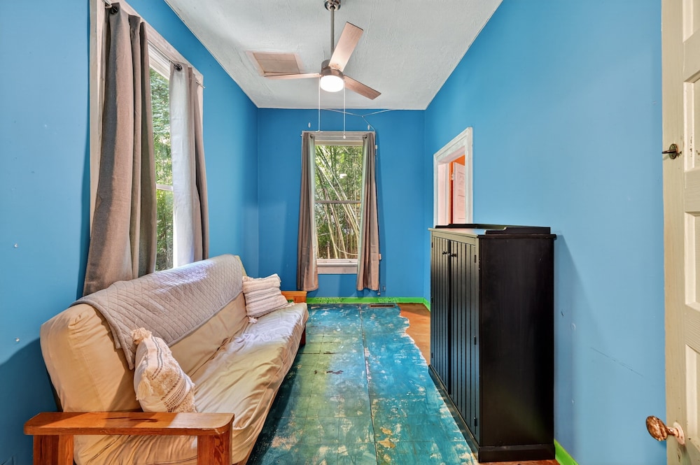 Historic Athens Home With Location & Comfort 3 Bedroom Home