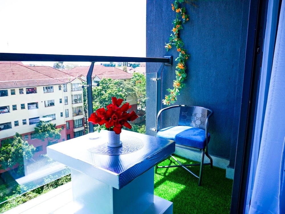 Pazoori Stays at Riara One Residency