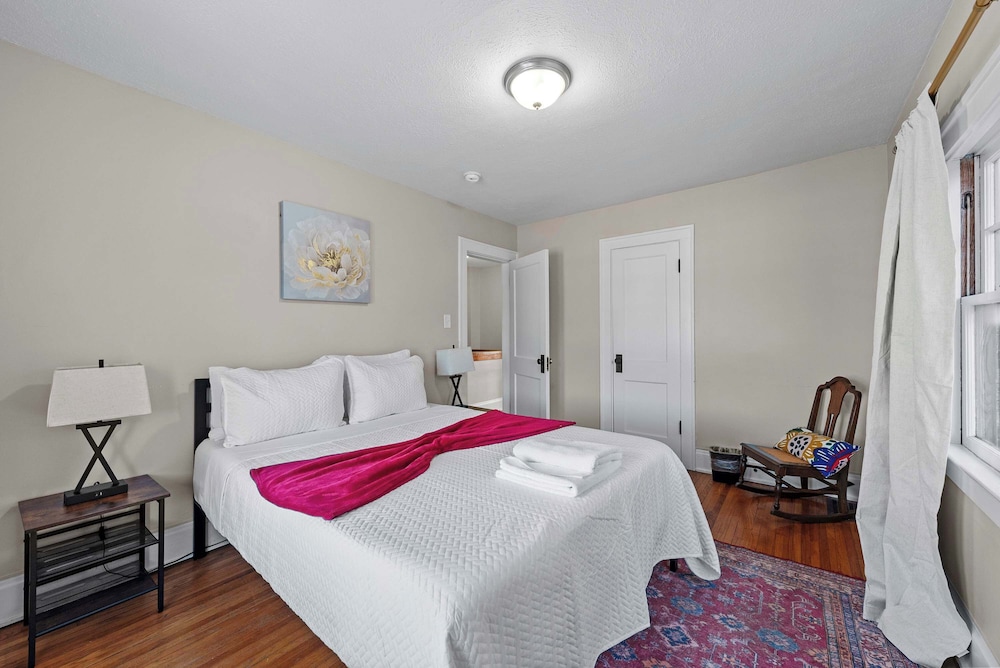 Tibet Twins Suites For 12! - Image 4