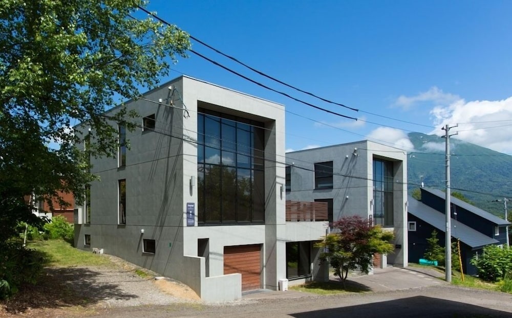 Asanagi Studio by Hokkaido Tracks - Image 1
