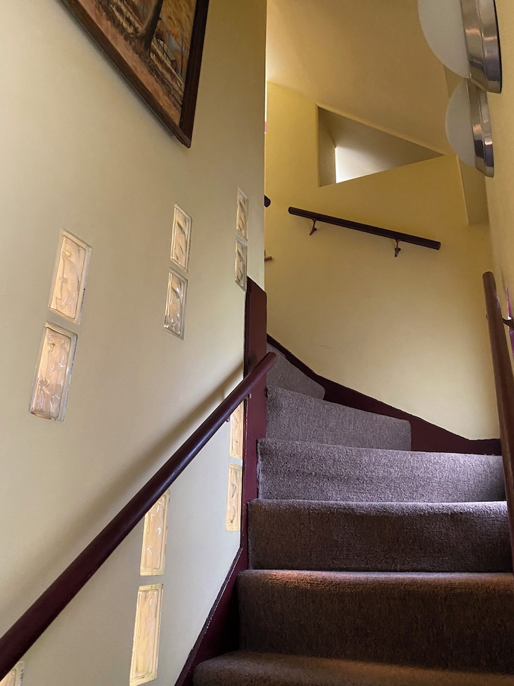 Ray's Bucktown Bed and Breakfast 25