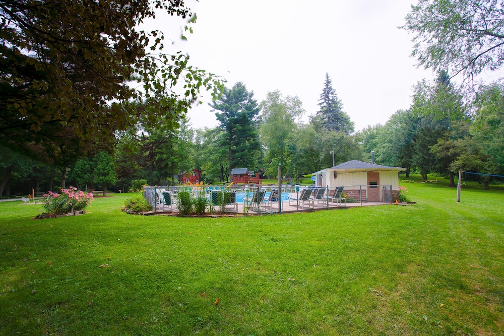 Birchcliff Resort