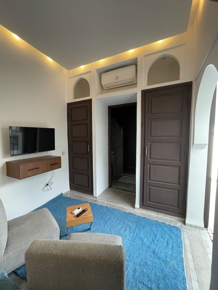 Riad Awatif le 36