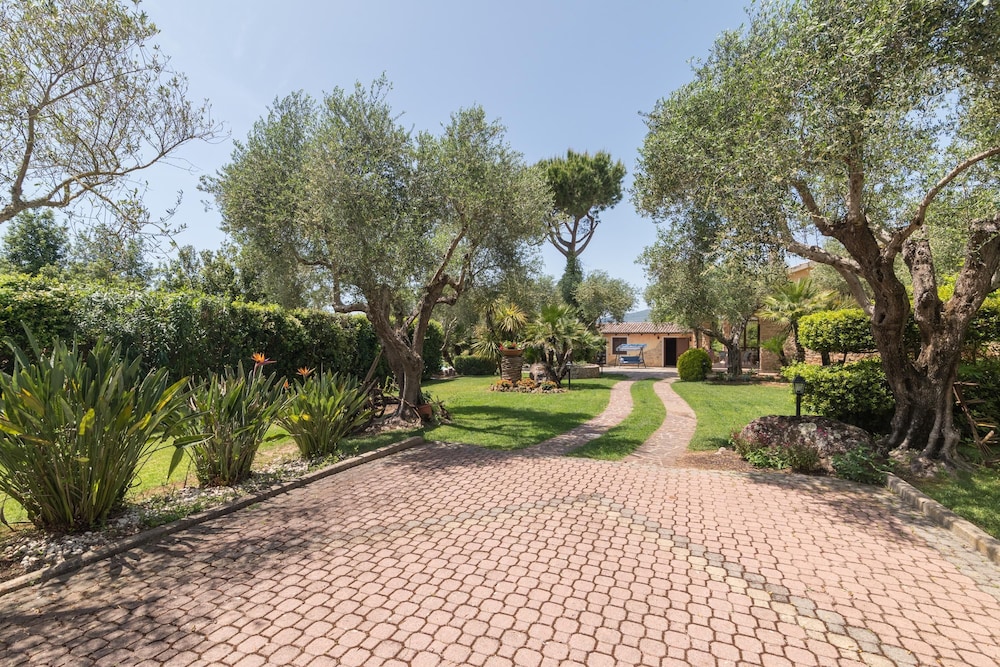Dimora Patrizia With Pool view 3