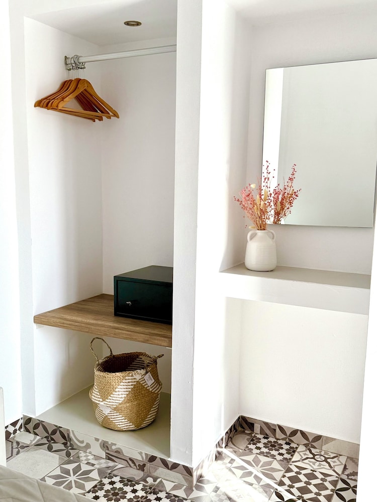 Giasemi Fira Studios