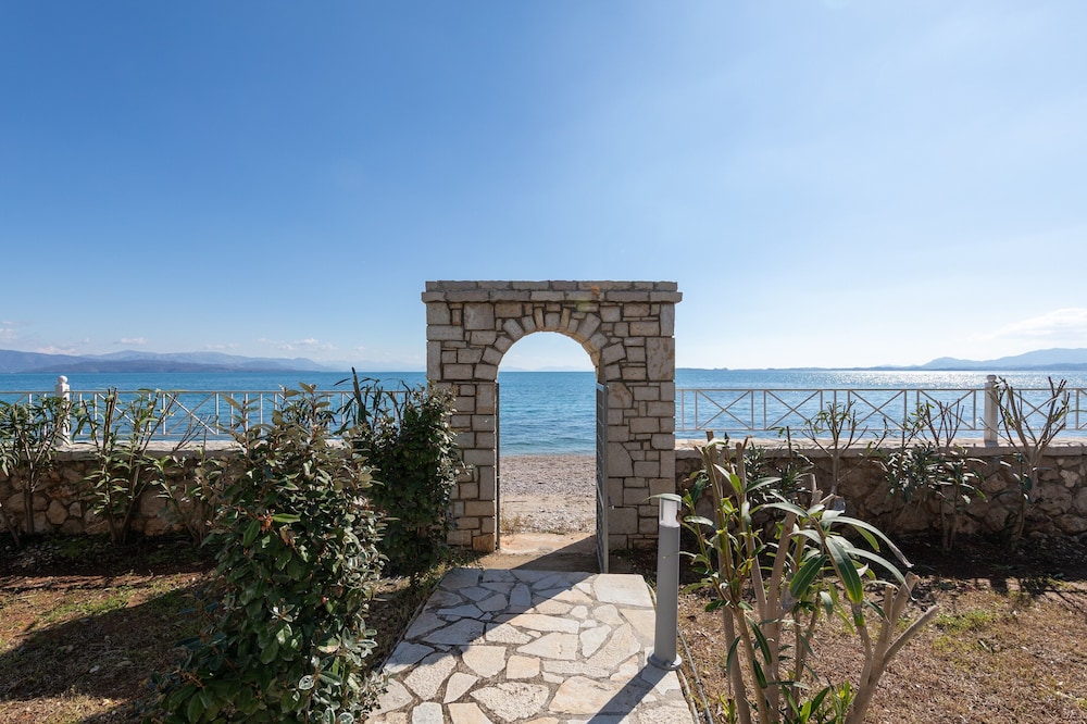 MCN Villas by Whitedreamvillas