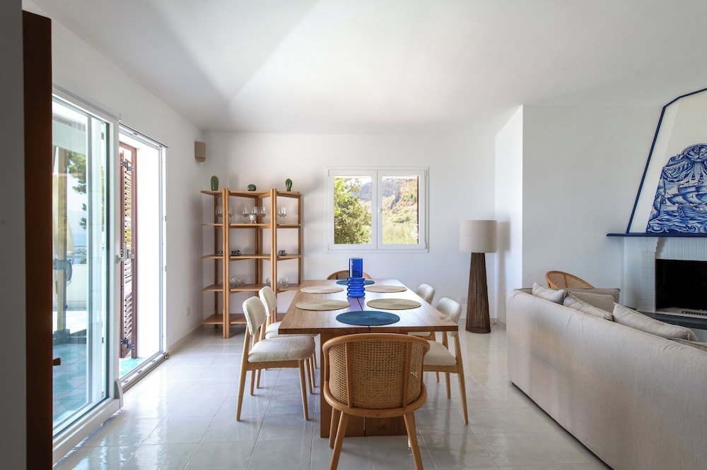Sea Frame Design Apartments with Pool by Wonderful Italy