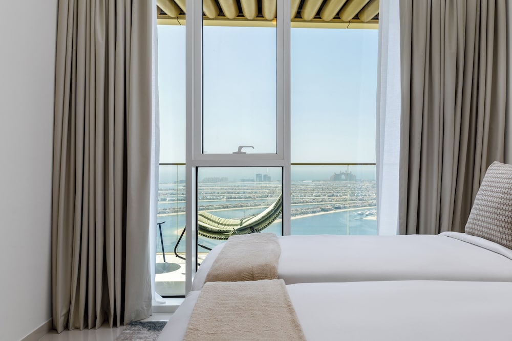 Maison Privee - Coastal Living w/ Uninterrupted Sea and Palm Views
