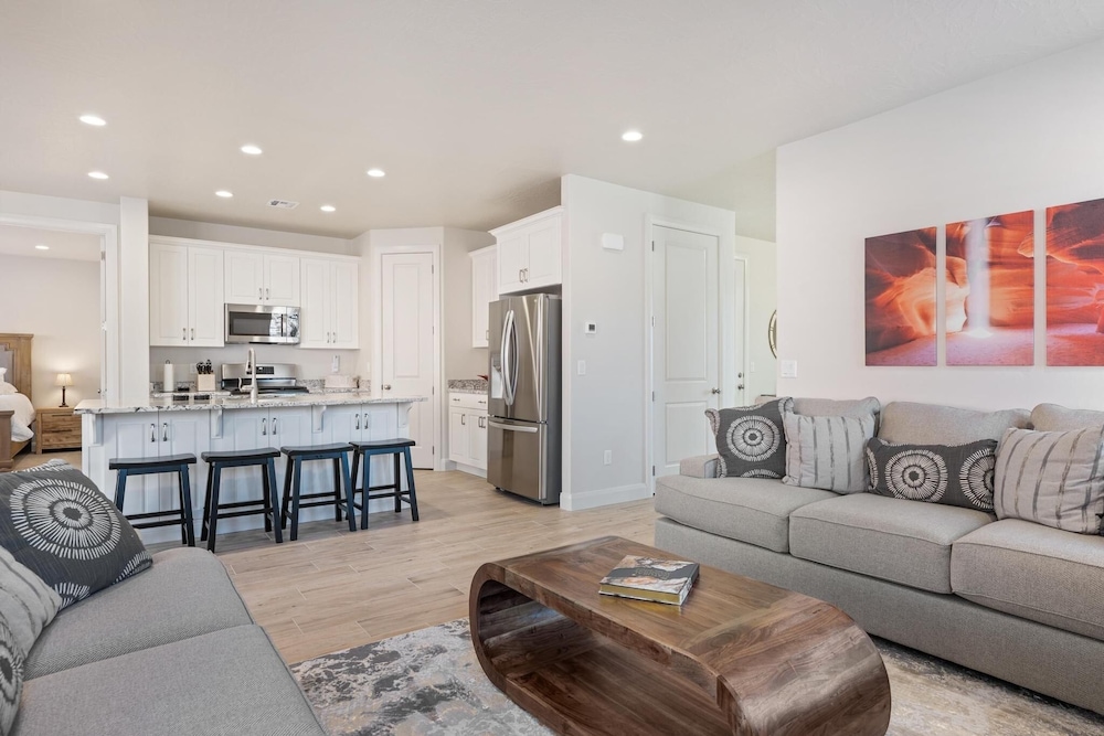 Holiday Hideaway 5 Bedroom Townhouse
