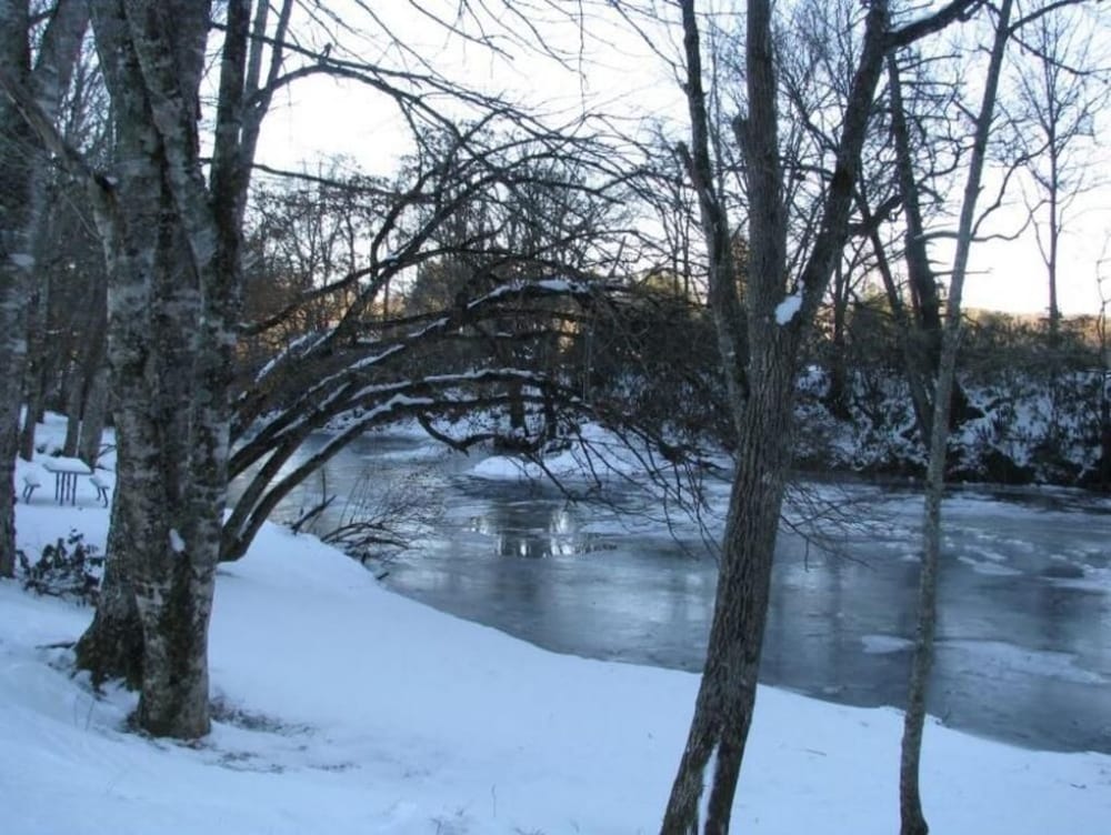 Linville River Log Cabins
