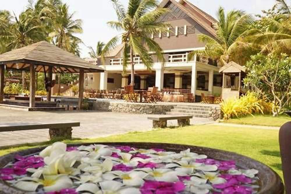 Sunny Paradise Resort