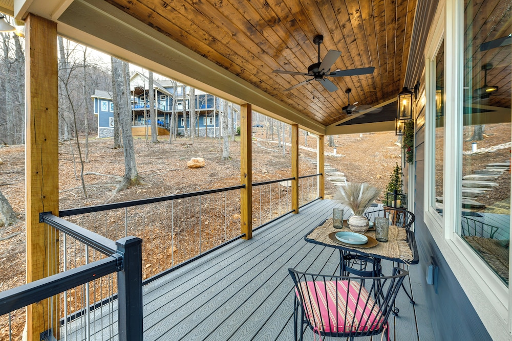 Couple's Getaway in Stoney Creek at Wintergreen!
